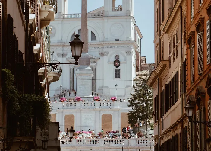 Palazzo De Cupis - And View